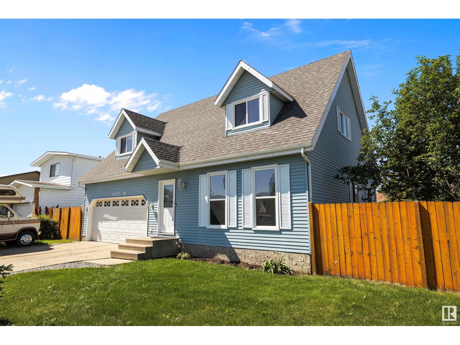 Photo 4 of 10610 89 St, Morinville AB