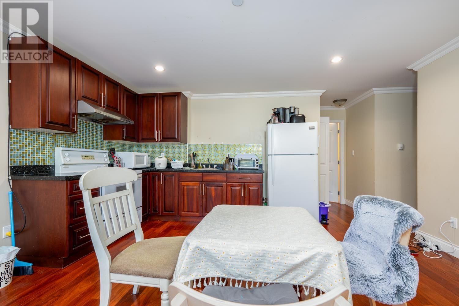 Photo 20 of 1045 W 50th Avenue, Vancouver BC