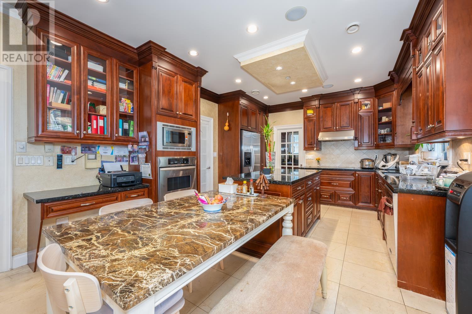 Photo 4 of 1045 W 50th Avenue, Vancouver BC