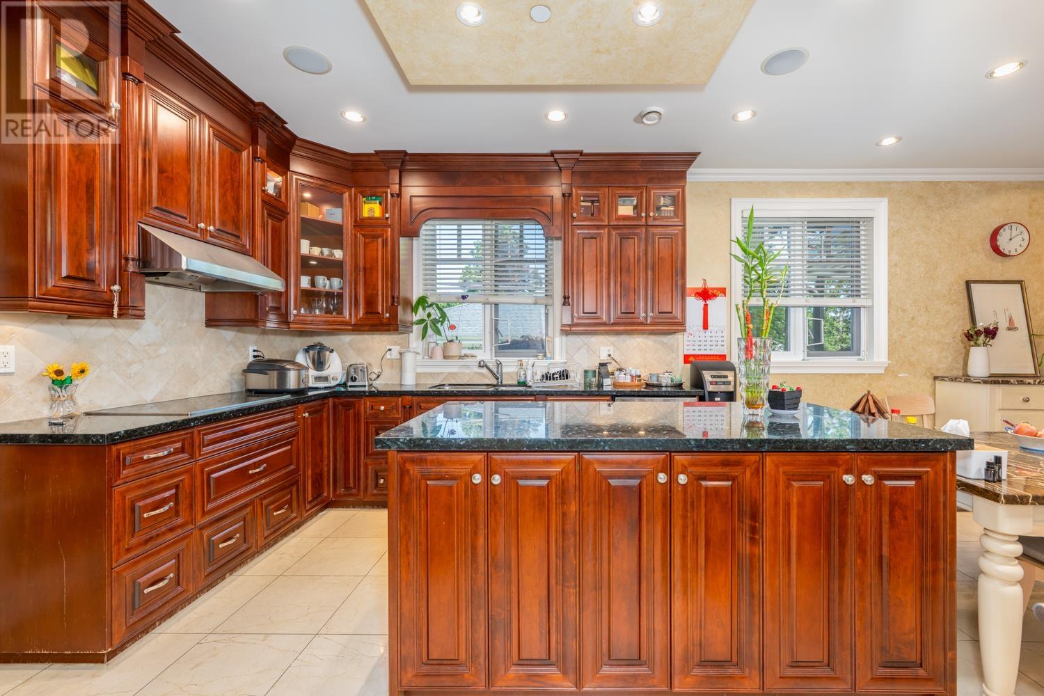 Photo 32 of 1045 W 50th Avenue, Vancouver BC