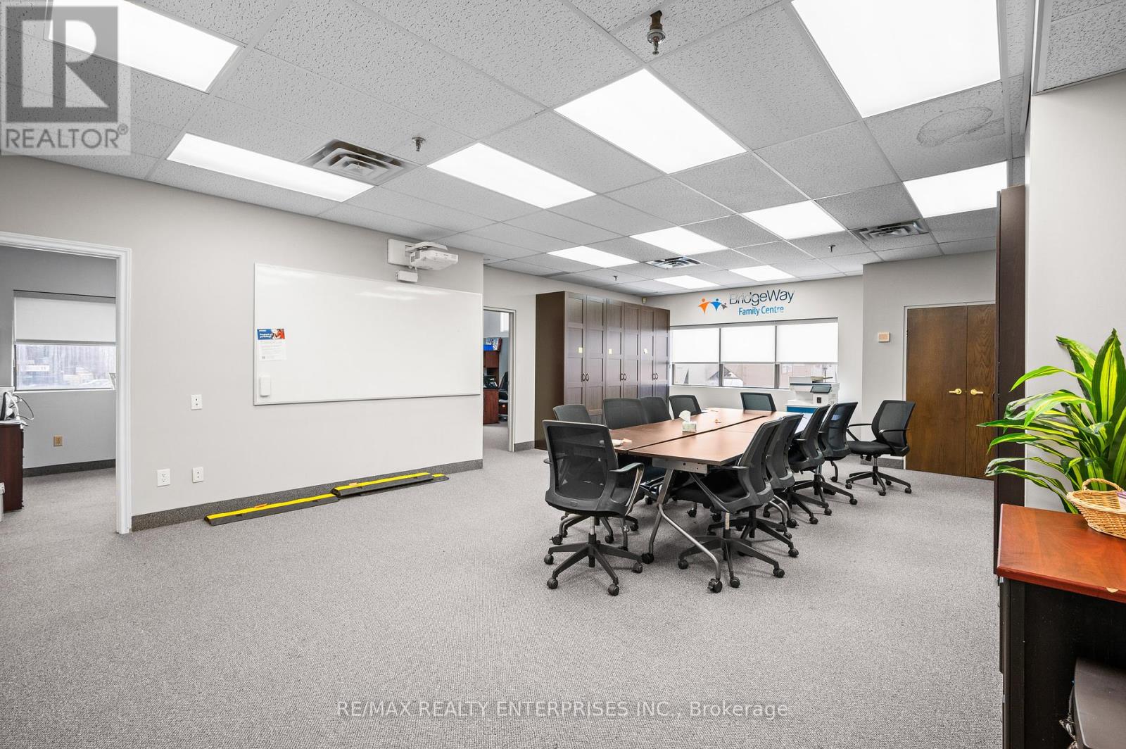 Photo 17 of 14 1801 Lakeshore Road W, Mississauga ON