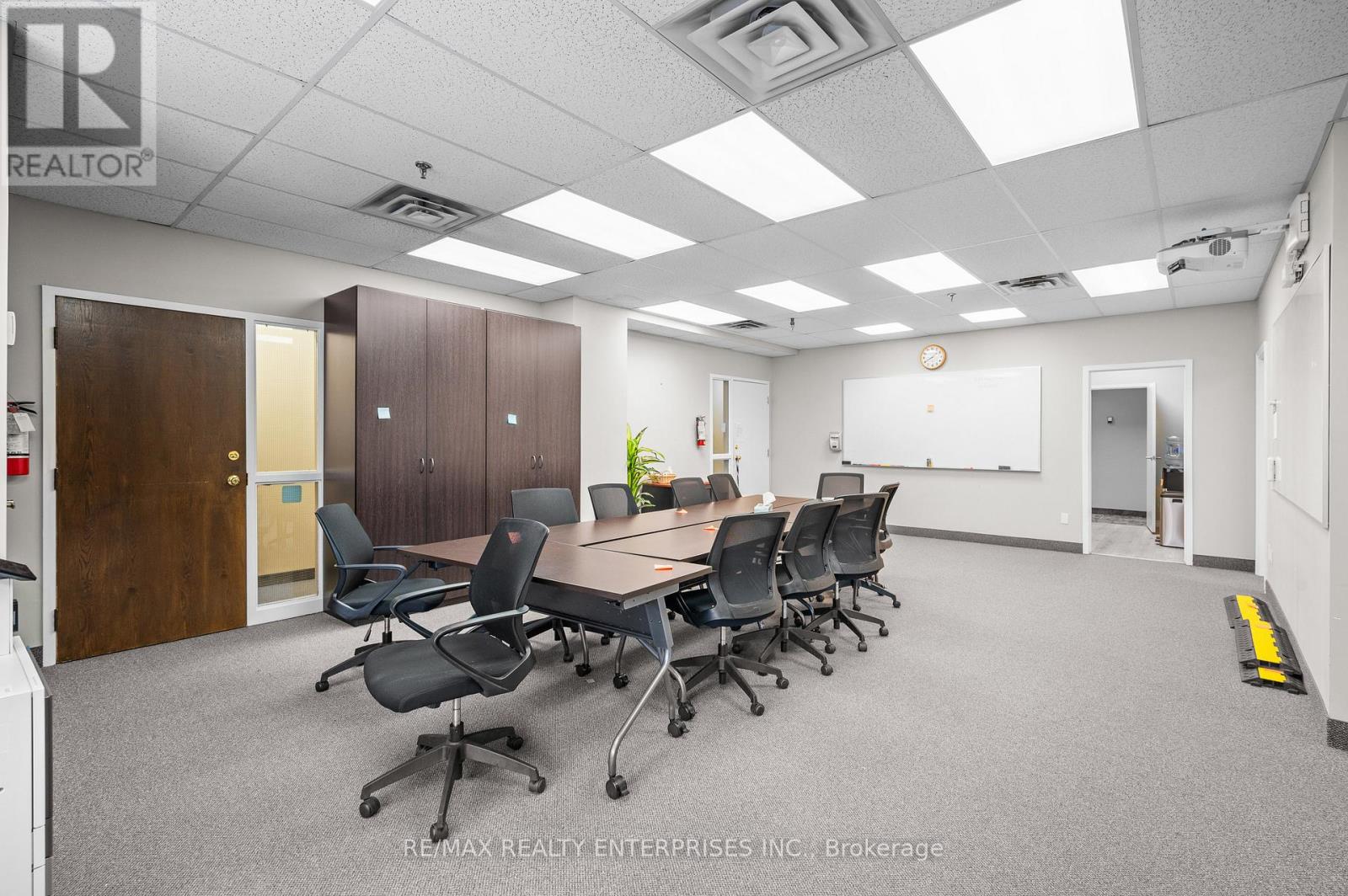 Photo 13 of 14 1801 Lakeshore Road W, Mississauga ON