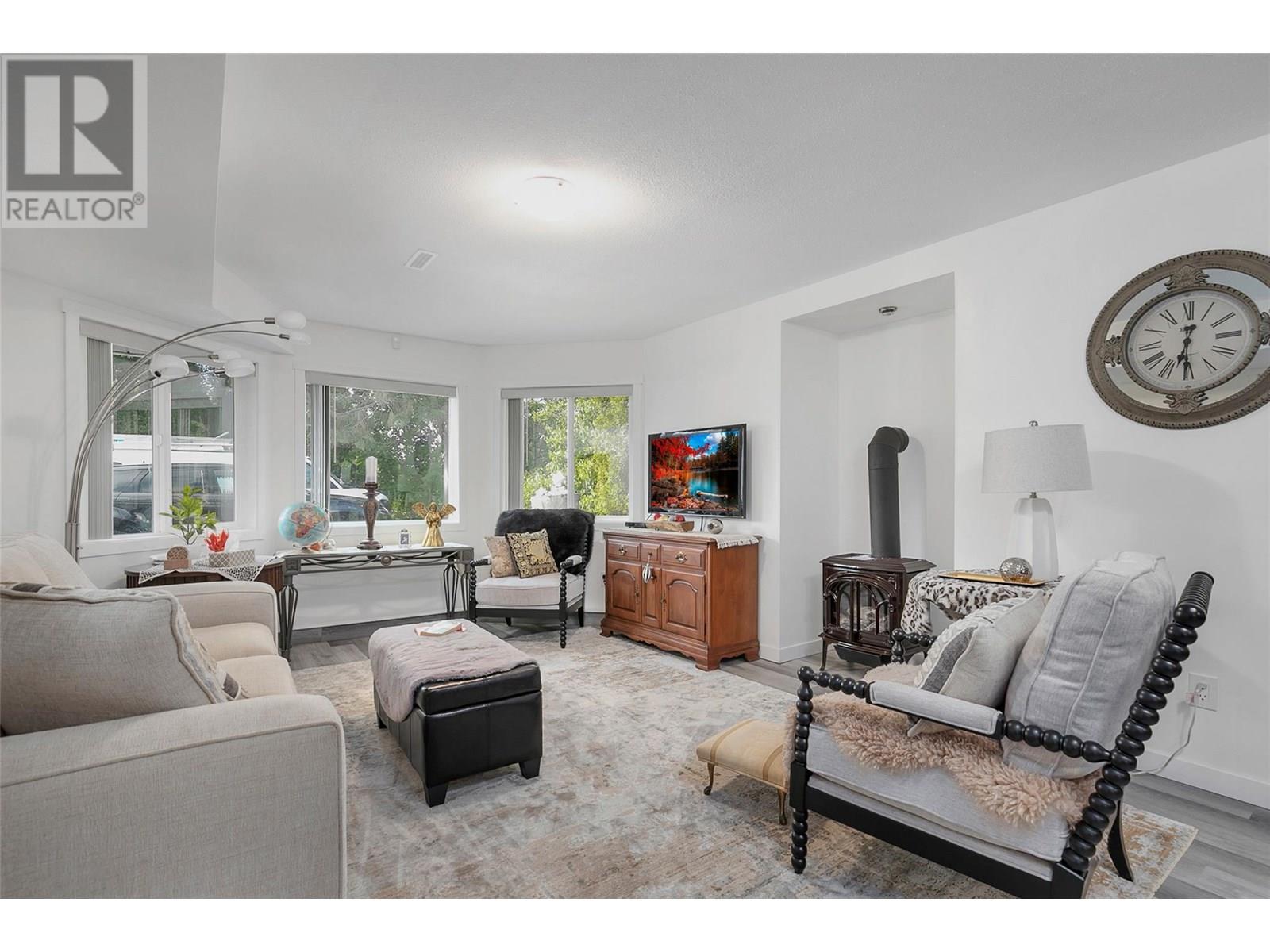  1149 Hudson Road, West Kelowna