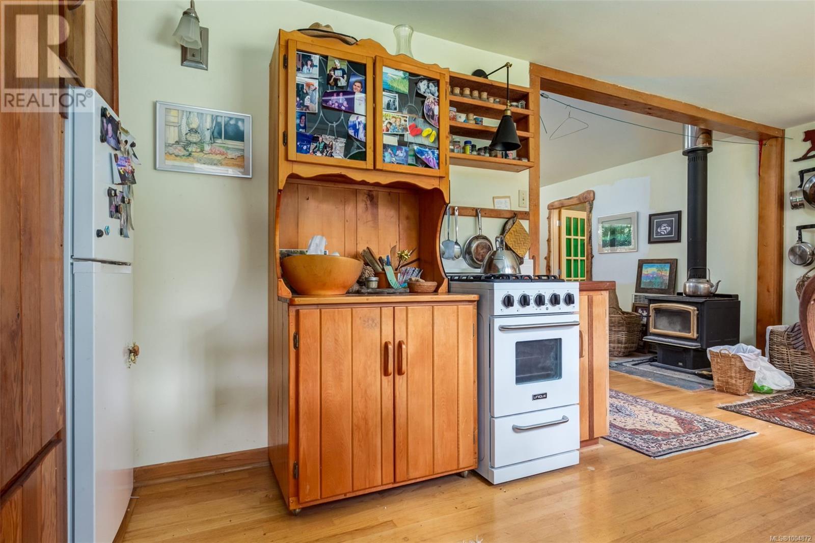 9 Teapot Rd, Lasqueti Island