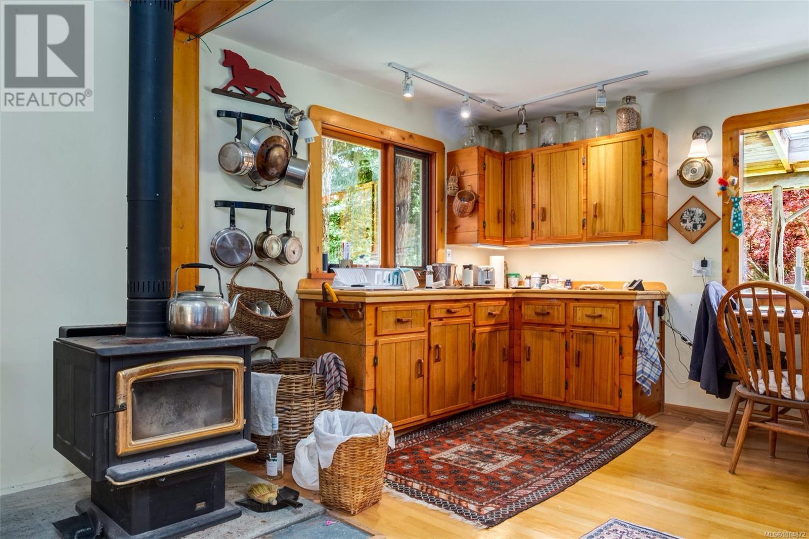 9 Teapot Rd, Lasqueti Island