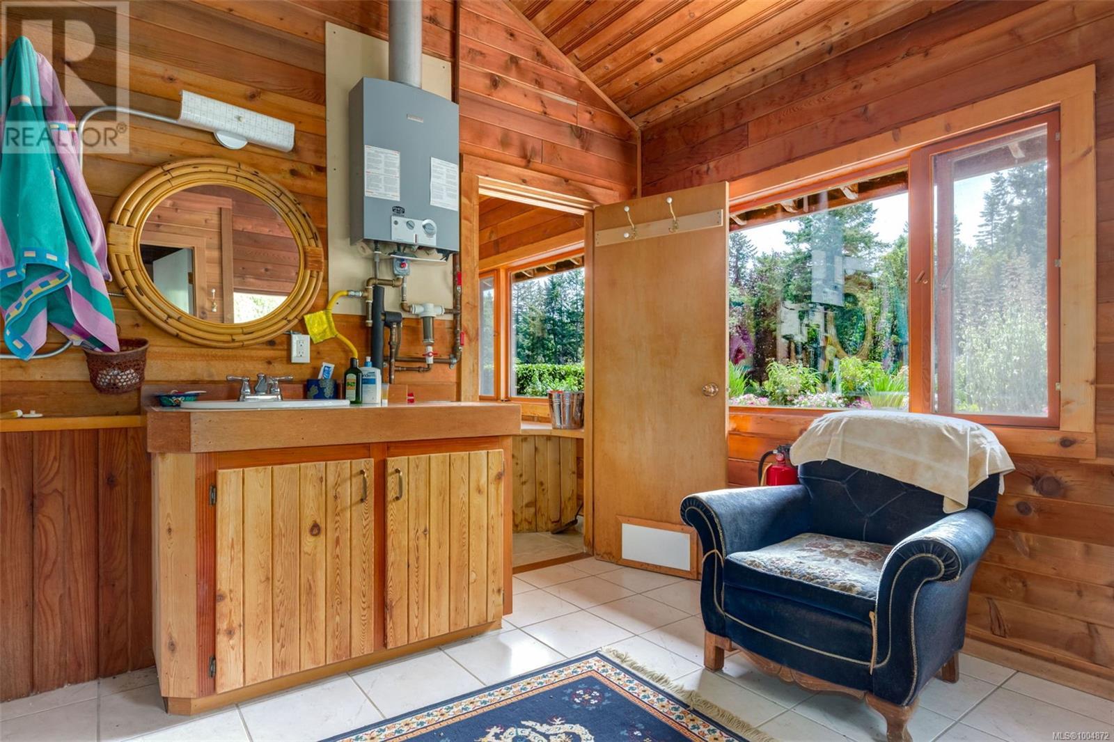 9 Teapot Rd, Lasqueti Island