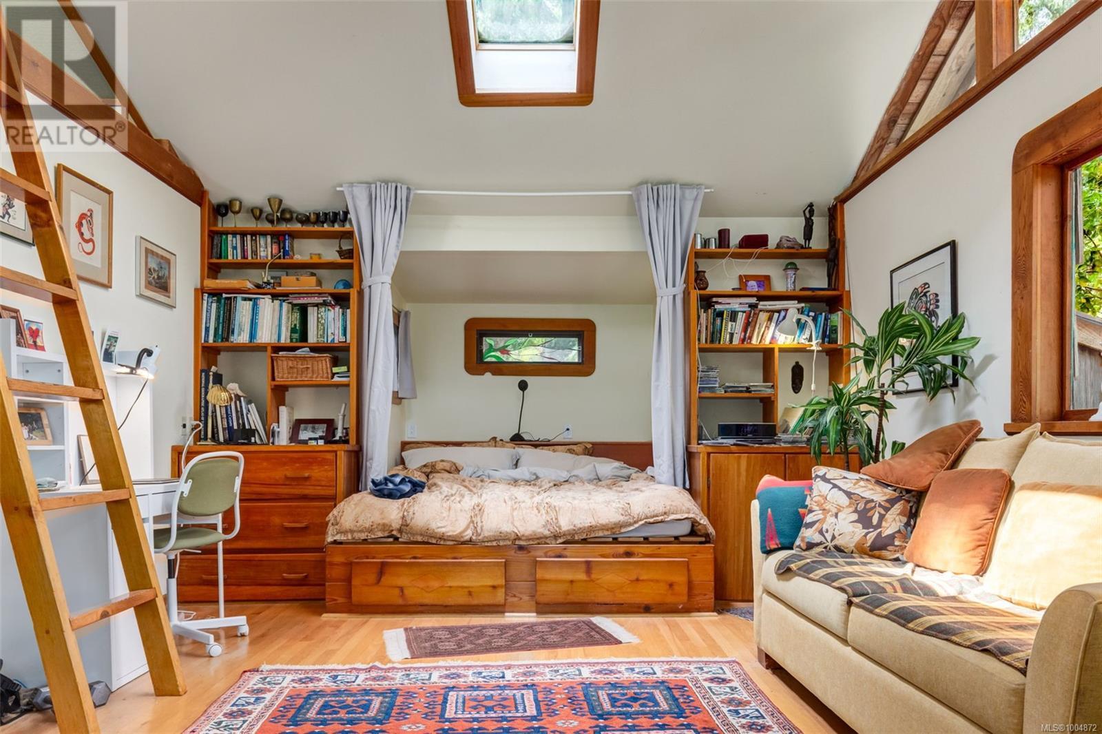9 Teapot Rd, Lasqueti Island