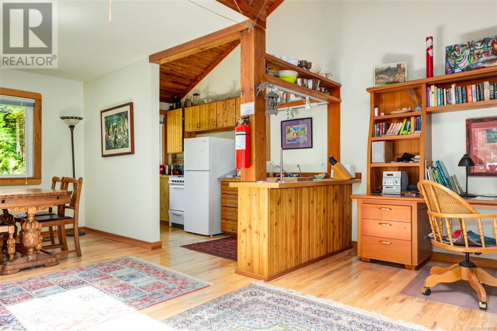 9 Teapot Rd, Lasqueti Island