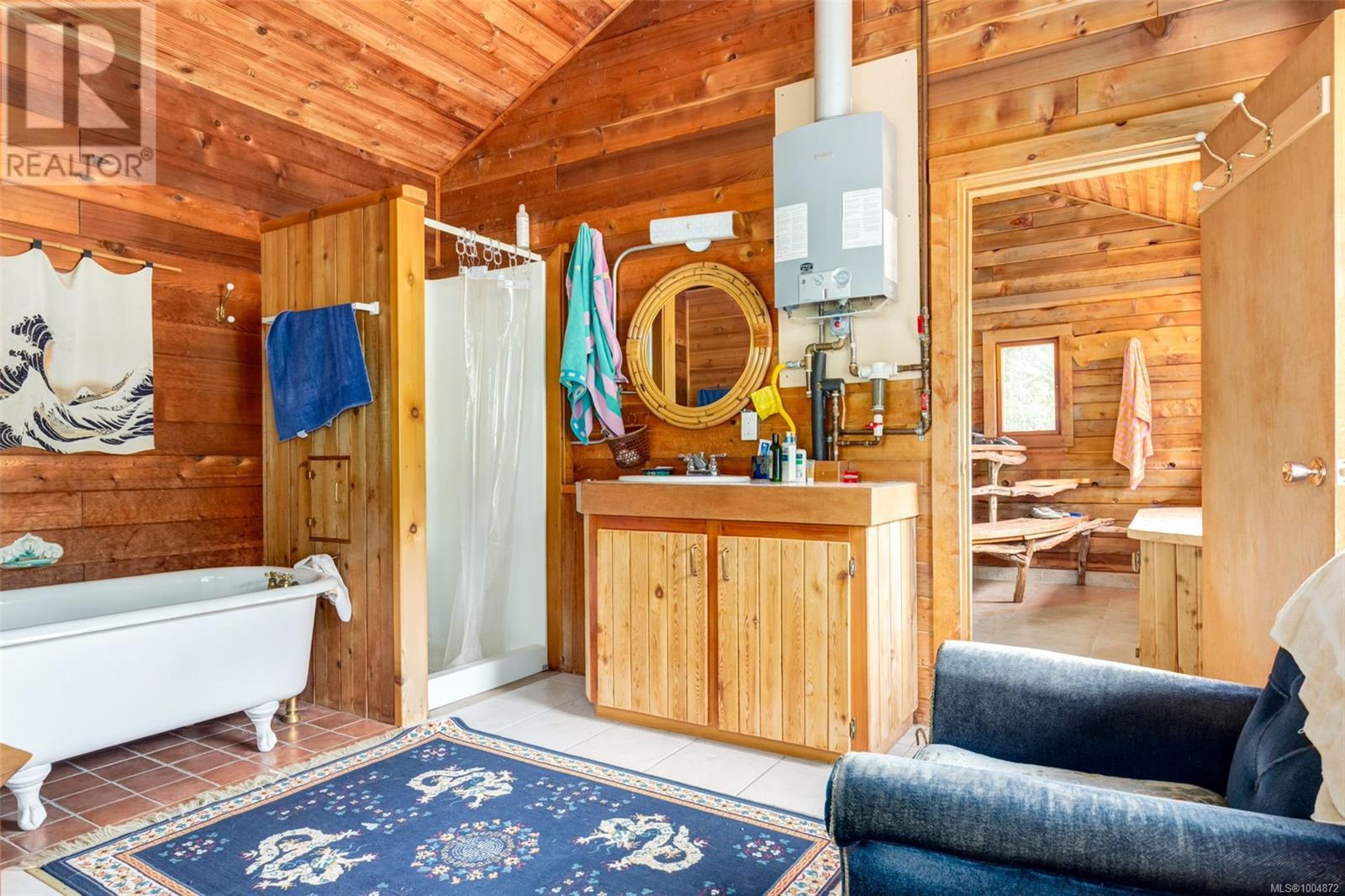 9 Teapot Rd, Lasqueti Island