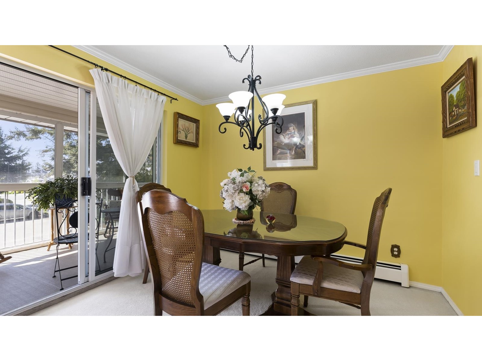 Photo 4 of 210 32145 Old Yale Road, Abbotsford BC