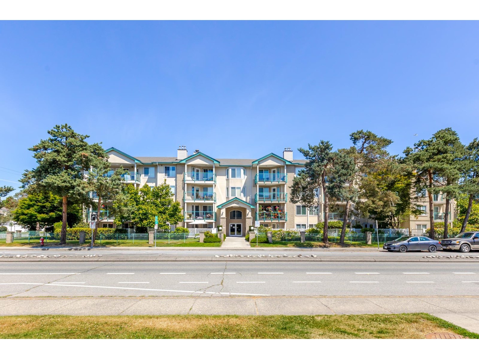 Photo 2 of 202 20433 53 Avenue, Langley BC