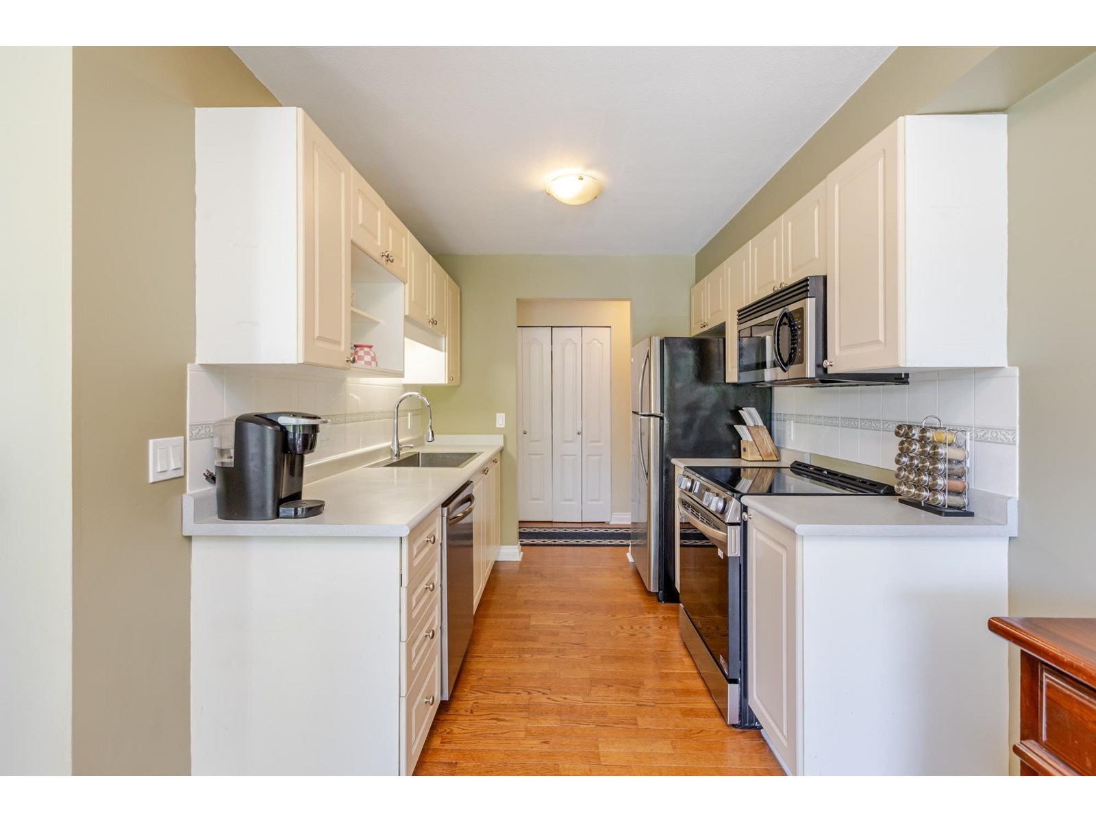 Photo 11 of 202 20433 53 Avenue, Langley BC