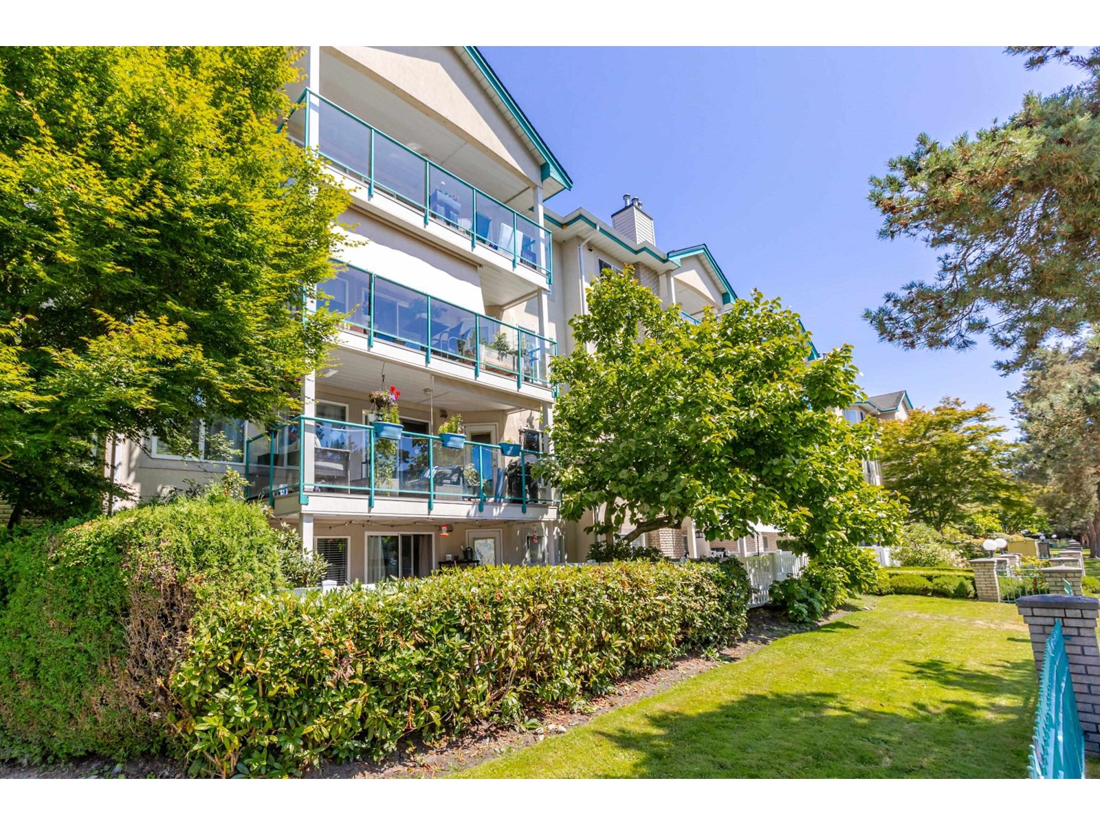 Photo 6 of 202 20433 53 Avenue, Langley BC