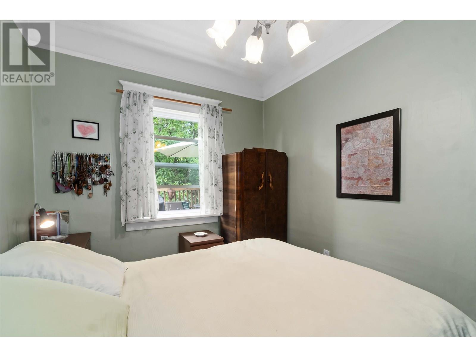 Photo 6 of 6319 Sophia Street, Vancouver BC