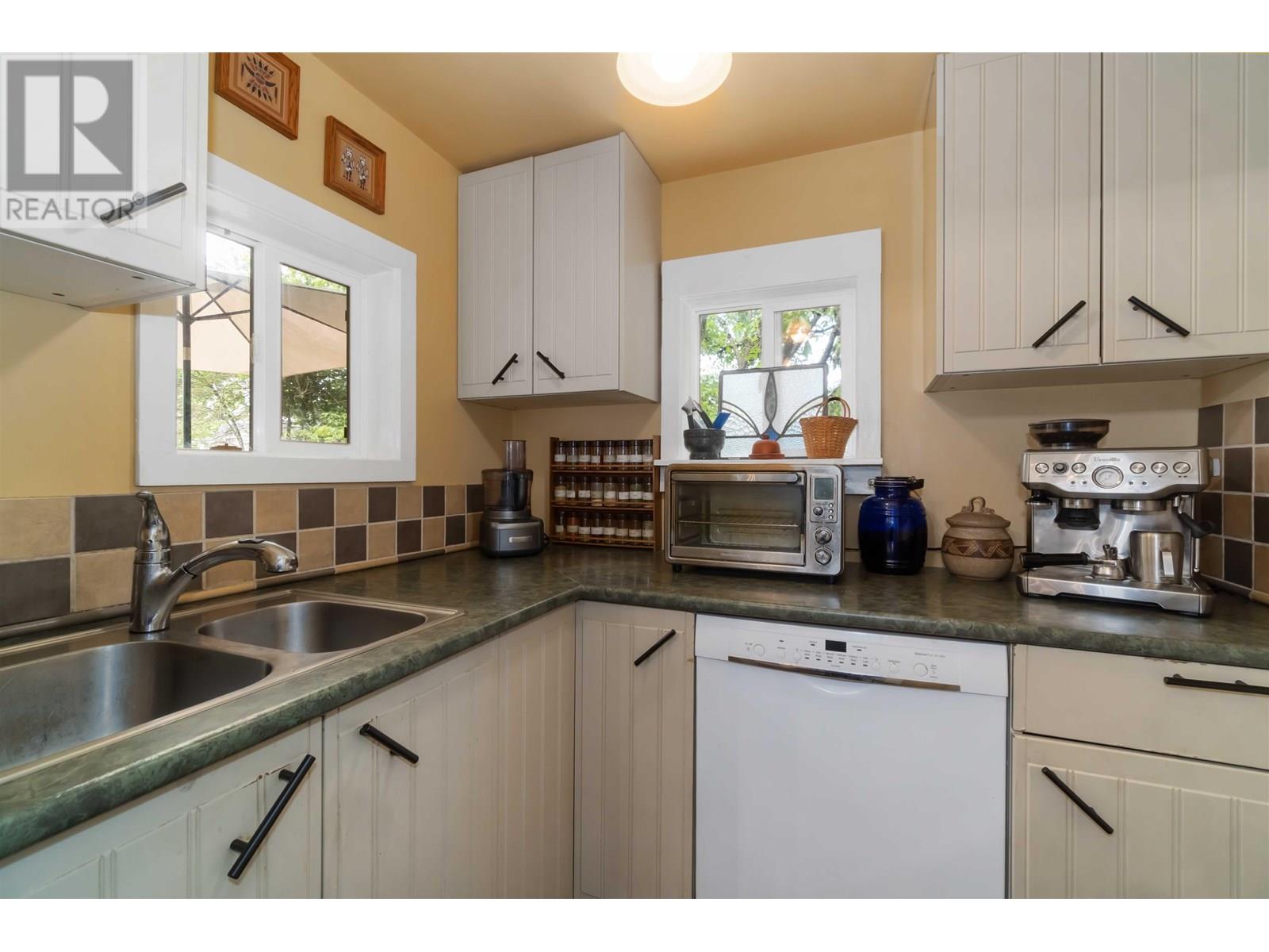 Photo 1 of 6319 Sophia Street, Vancouver BC