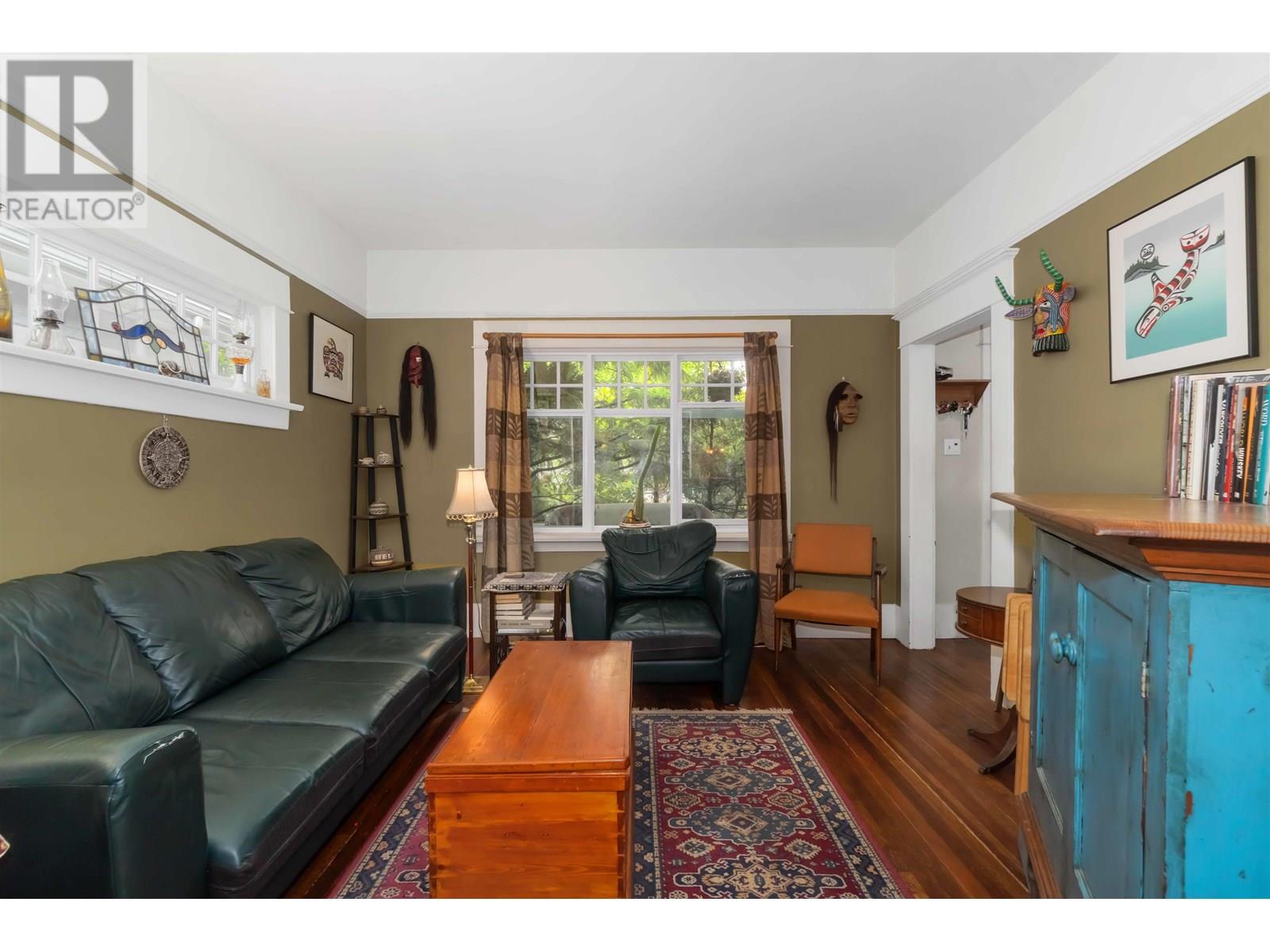 Photo 8 of 6319 Sophia Street, Vancouver BC