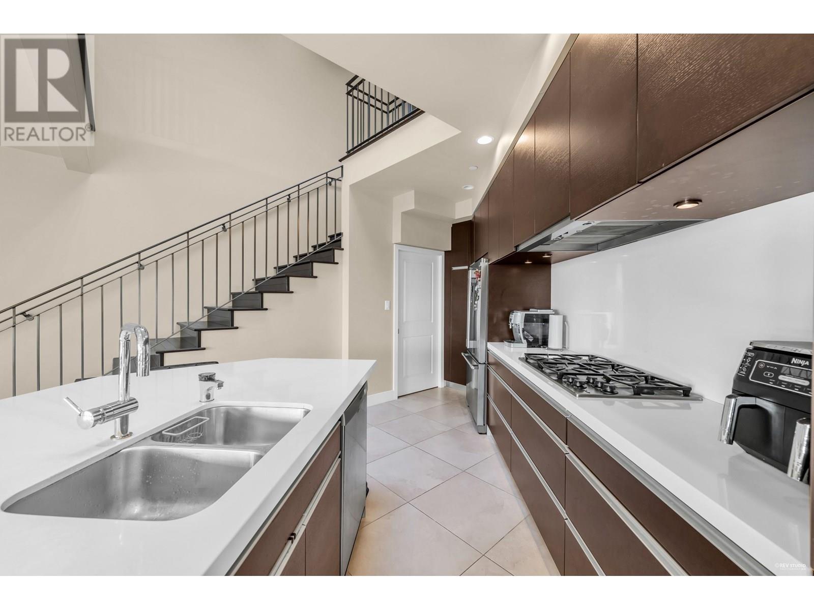 Photo 1 of 4742 Caulfeild Drive, West Vancouver BC