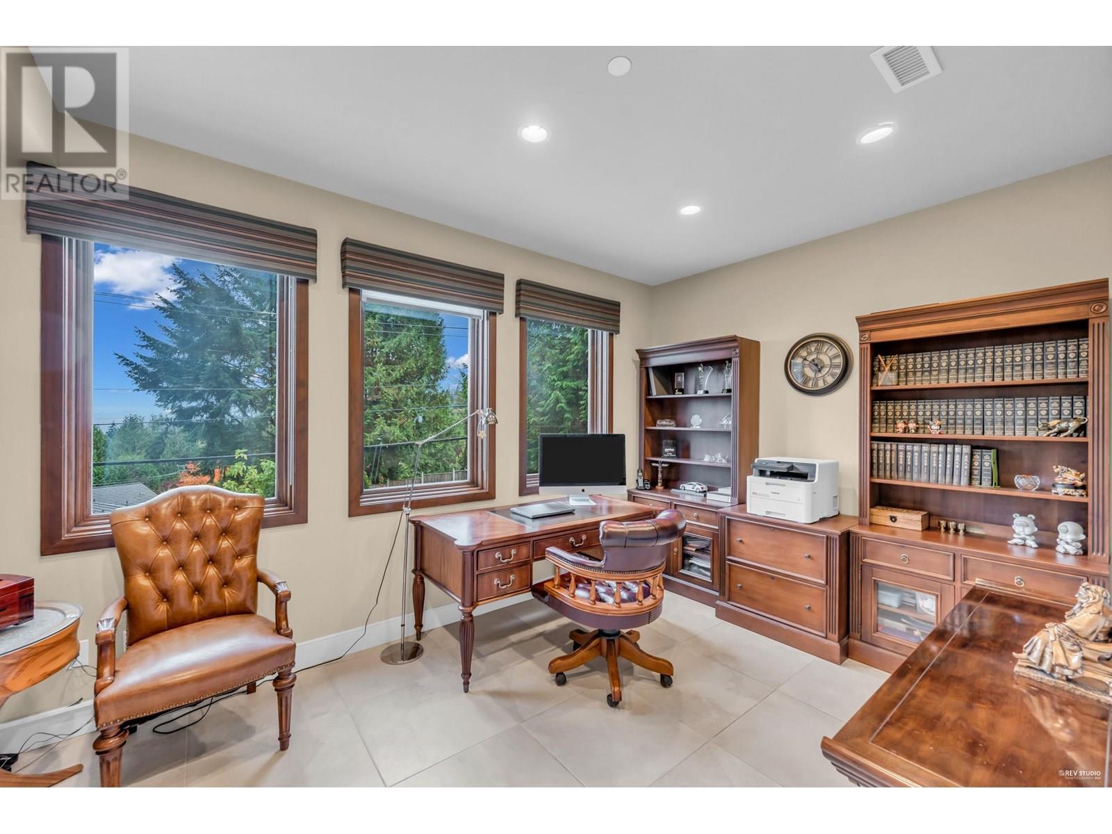 Photo 16 of 4742 Caulfeild Drive, West Vancouver BC