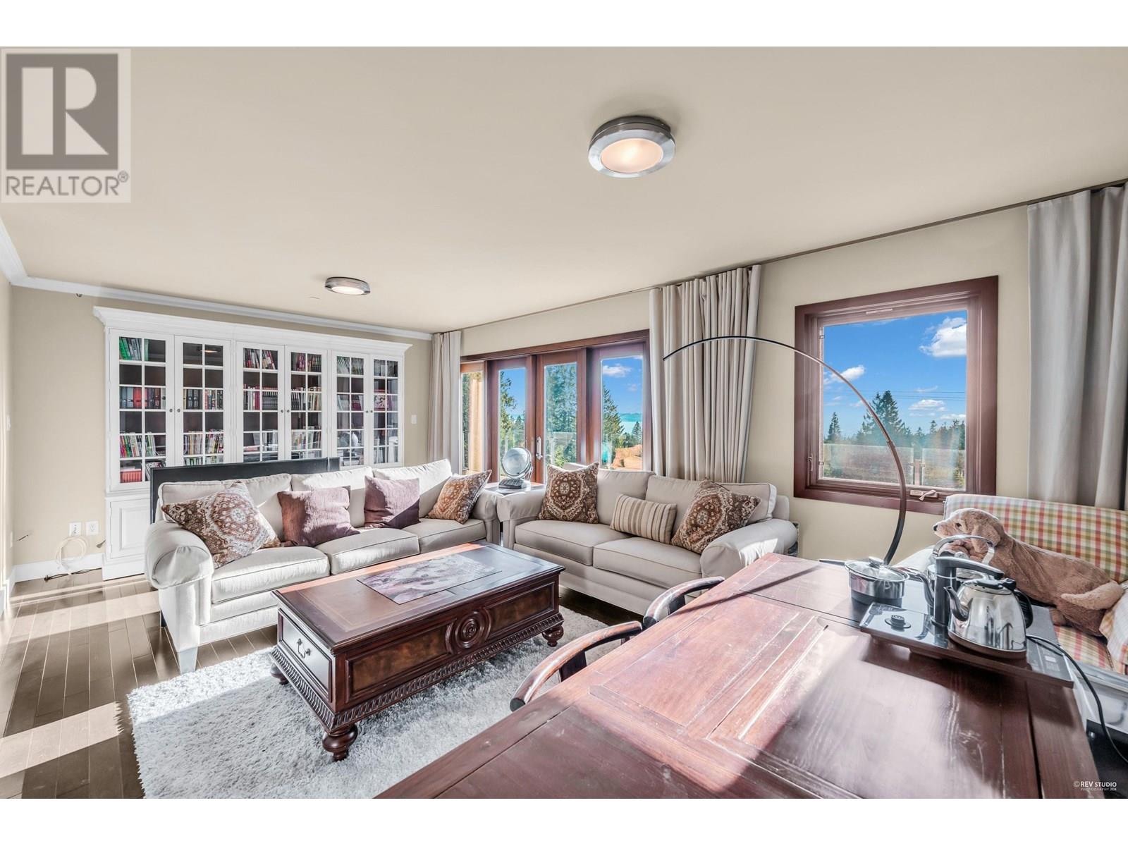 Photo 7 of 4742 Caulfeild Drive, West Vancouver BC