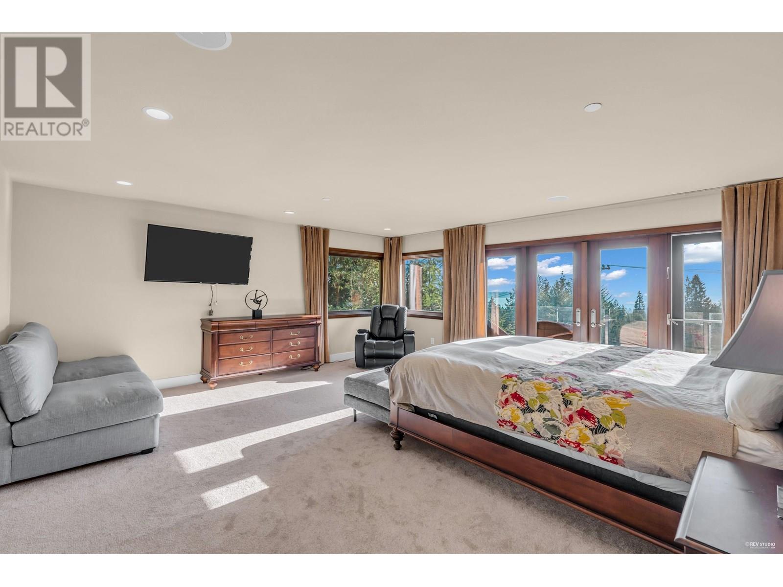Photo 36 of 4742 Caulfeild Drive, West Vancouver BC