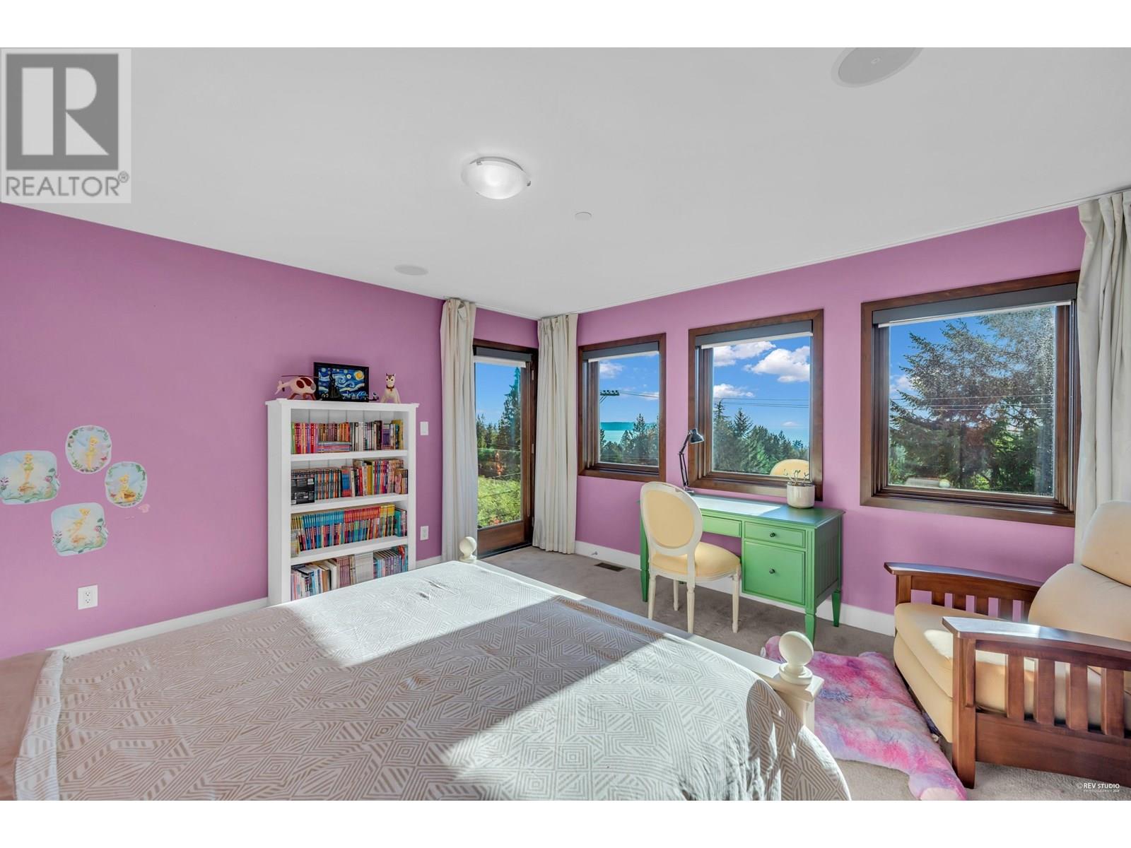 Photo 2 of 4742 Caulfeild Drive, West Vancouver BC