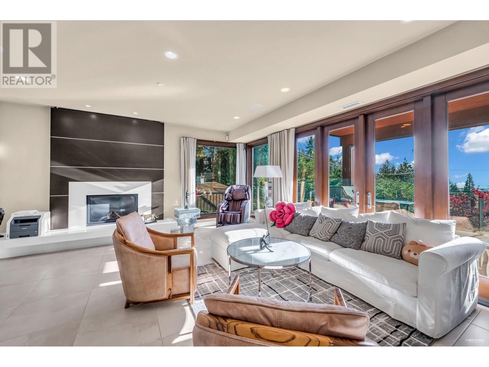 Photo 8 of 4742 Caulfeild Drive, West Vancouver BC