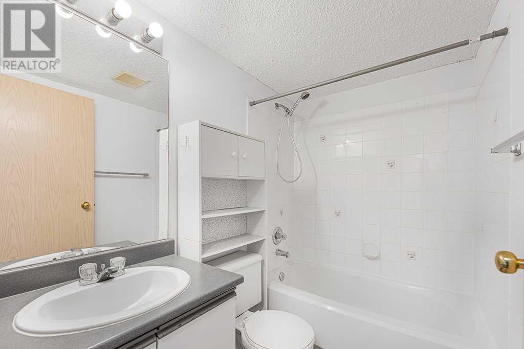 Single Family House for Sale in   Arbour Grove Close NW Arbour Lake Calgary 
