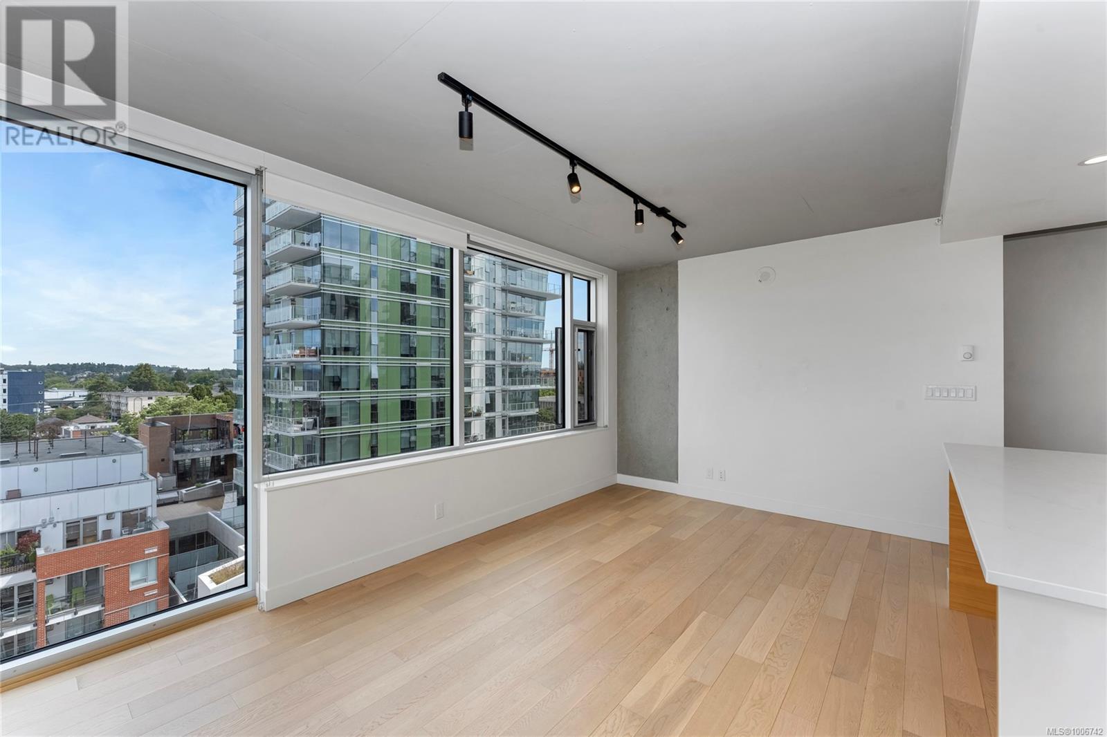 Photo 9 of 804 989 Johnson St, Victoria BC