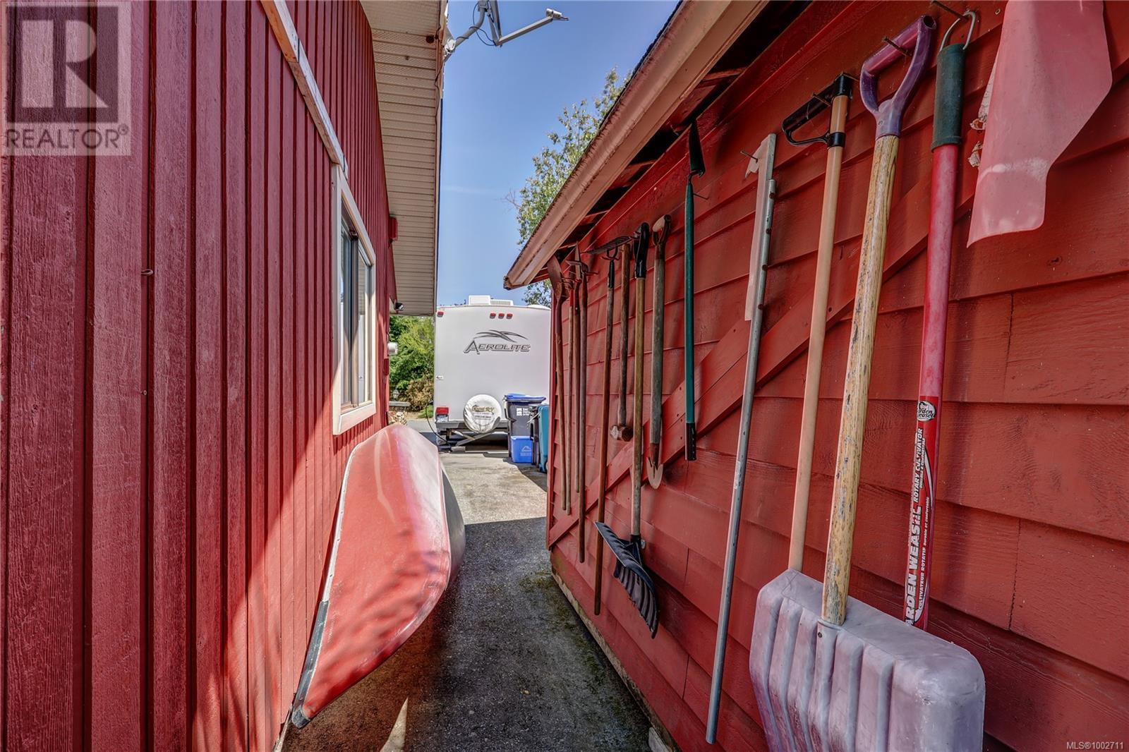 Photo 45 of 325 Mckinnon St, Parksville BC