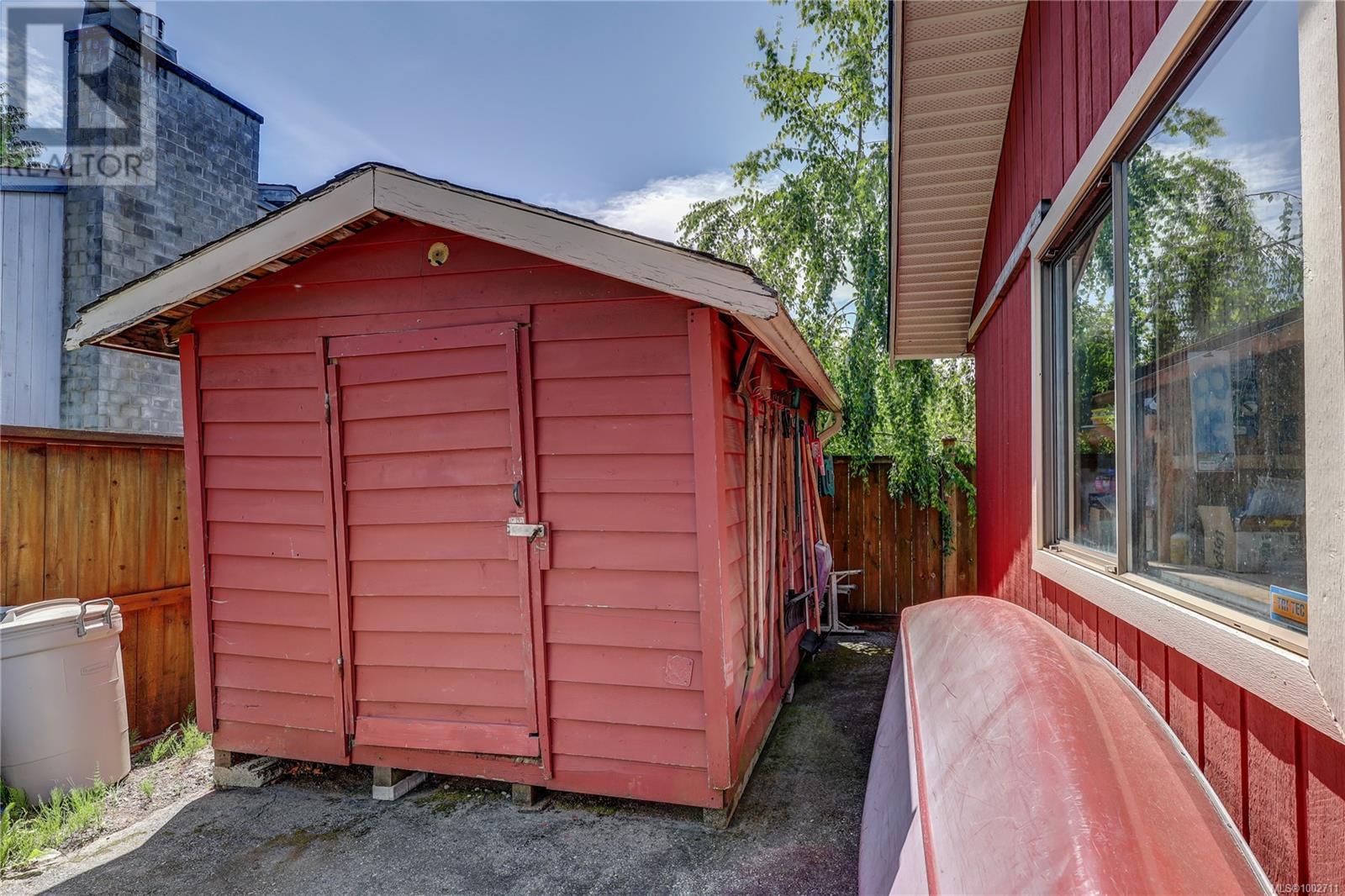 Photo 46 of 325 Mckinnon St, Parksville BC