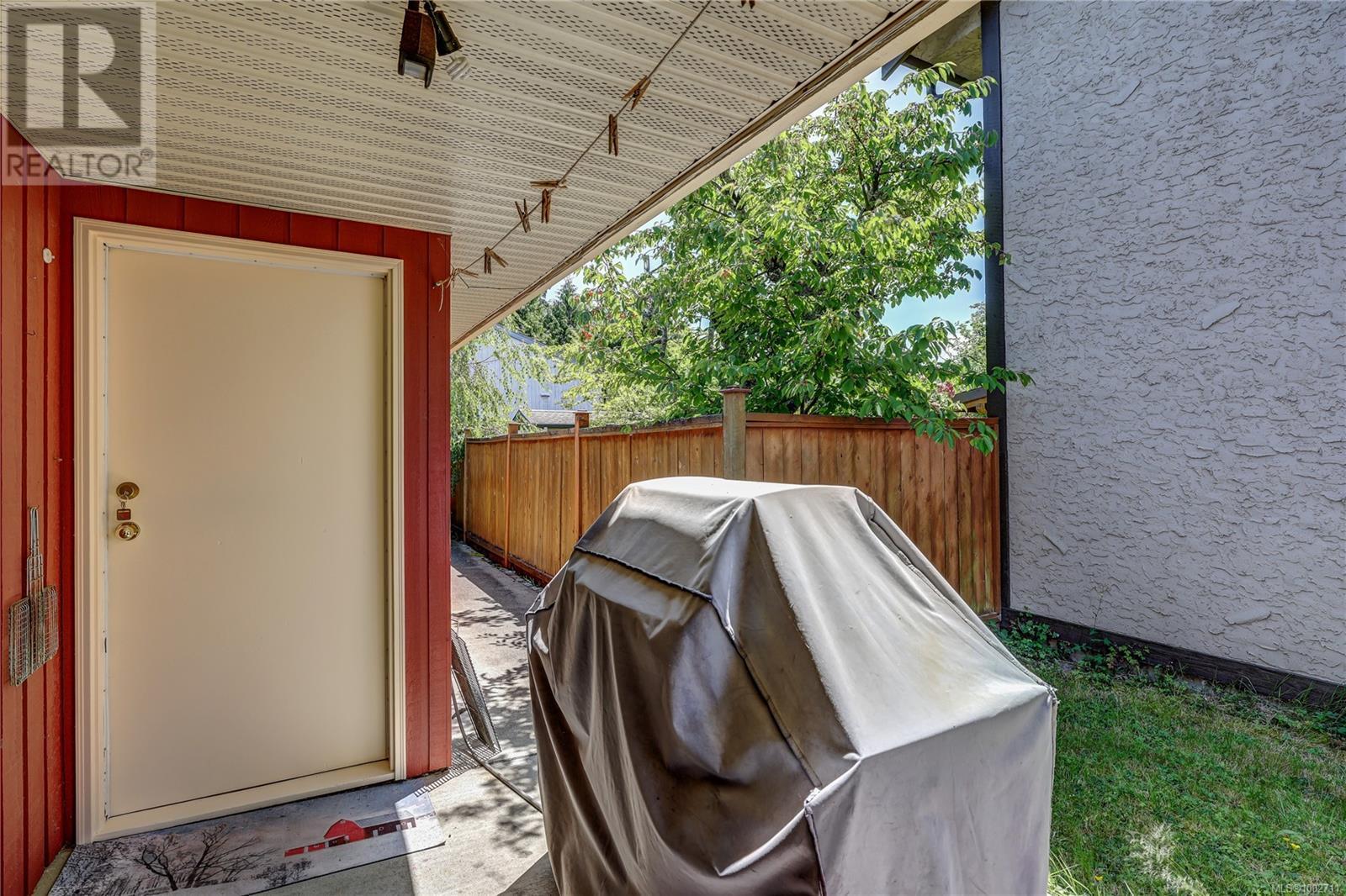 Photo 38 of 325 Mckinnon St, Parksville BC