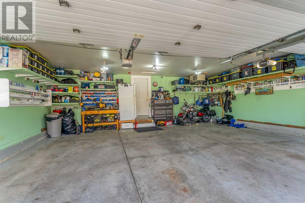 33 Edgevalley Way NW, Calgary, Alberta