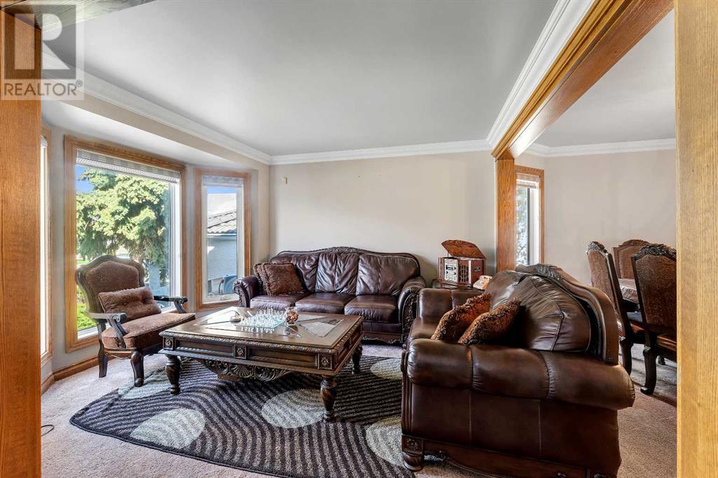 Single Family House for Sale in  Edgevalley Way NW Edgemont Calgary 