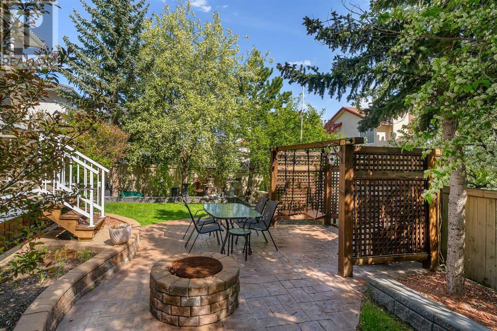 Single Family House for Sale in  Edgevalley Way NW Edgemont Calgary 