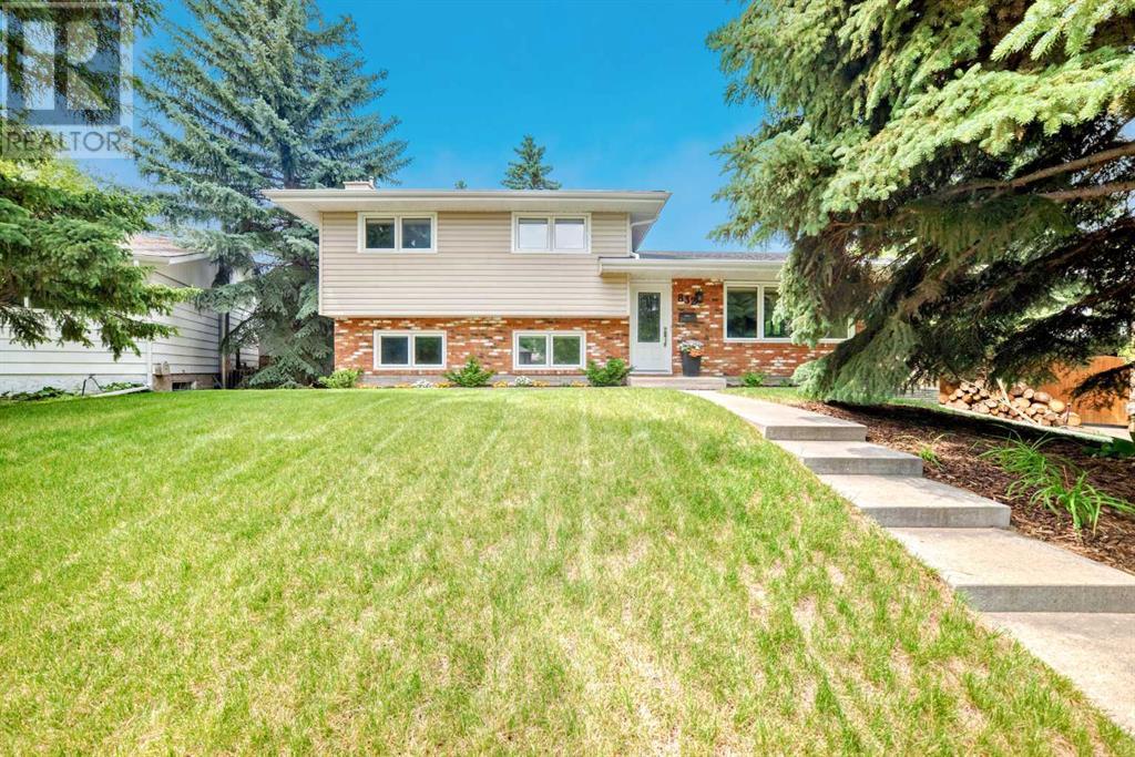 Single Family House 4 Level for Sale in  Cannell Road SW Canyon Meadows Calgary 