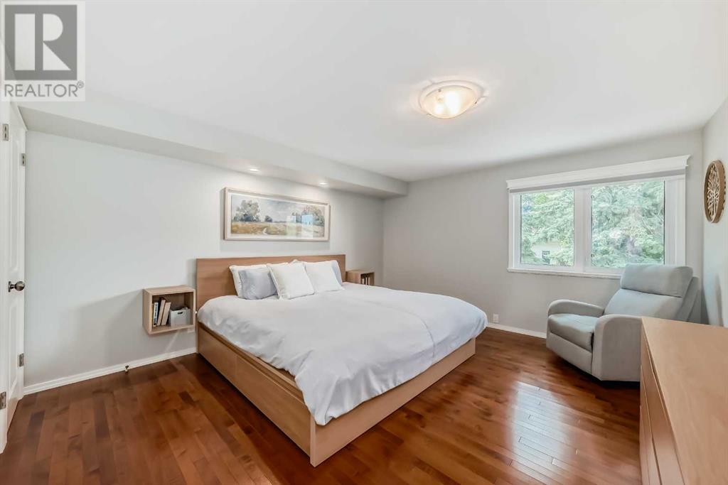 Single Family House 4 Level for Sale in  Cannell Road SW Canyon Meadows Calgary 
