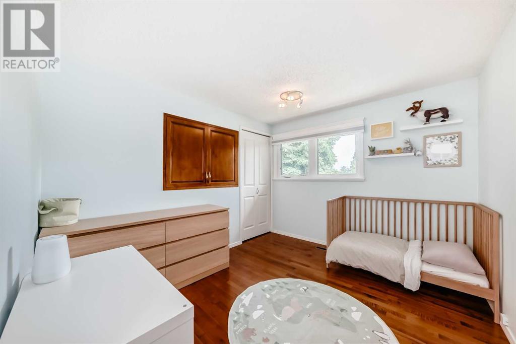 Single Family House 4 Level for Sale in  Cannell Road SW Canyon Meadows Calgary 