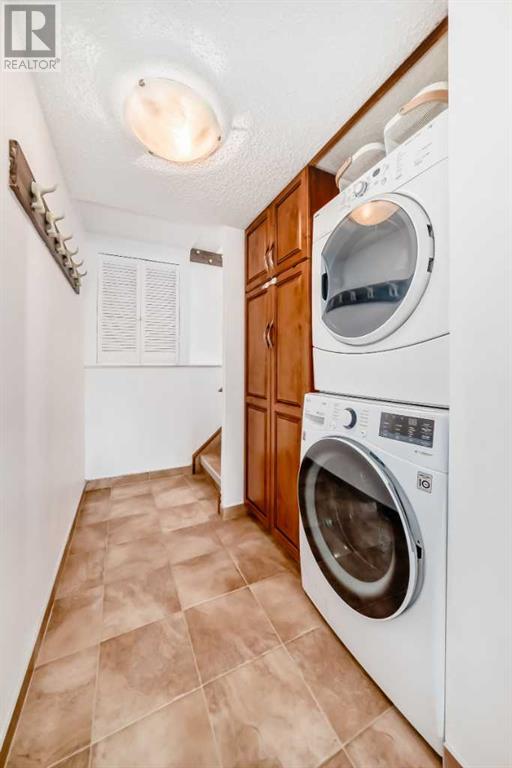 Single Family House 4 Level for Sale in  Cannell Road SW Canyon Meadows Calgary 