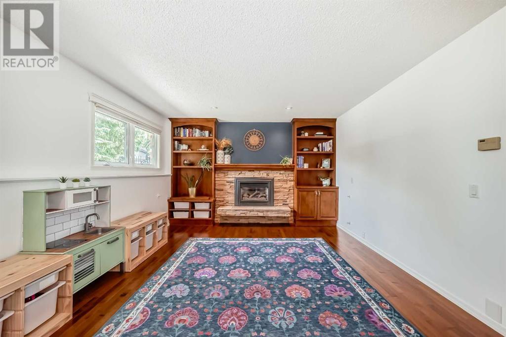 Single Family House 4 Level for Sale in  Cannell Road SW Canyon Meadows Calgary 