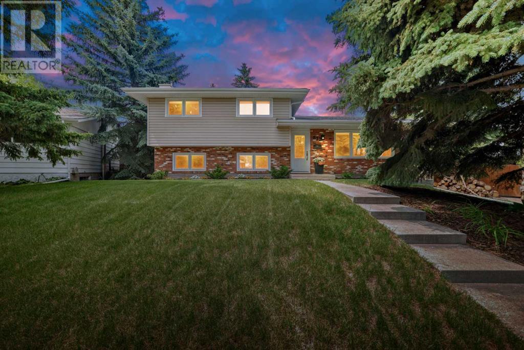 Single Family House 4 Level for Sale in  Cannell Road SW Canyon Meadows Calgary 