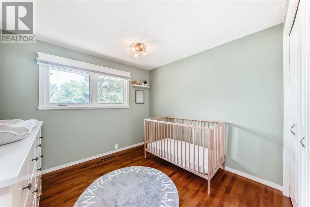 Single Family House 4 Level for Sale in  Cannell Road SW Canyon Meadows Calgary 