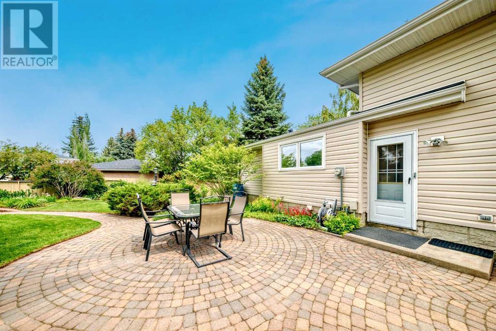 Single Family House 4 Level for Sale in  Cannell Road SW Canyon Meadows Calgary 