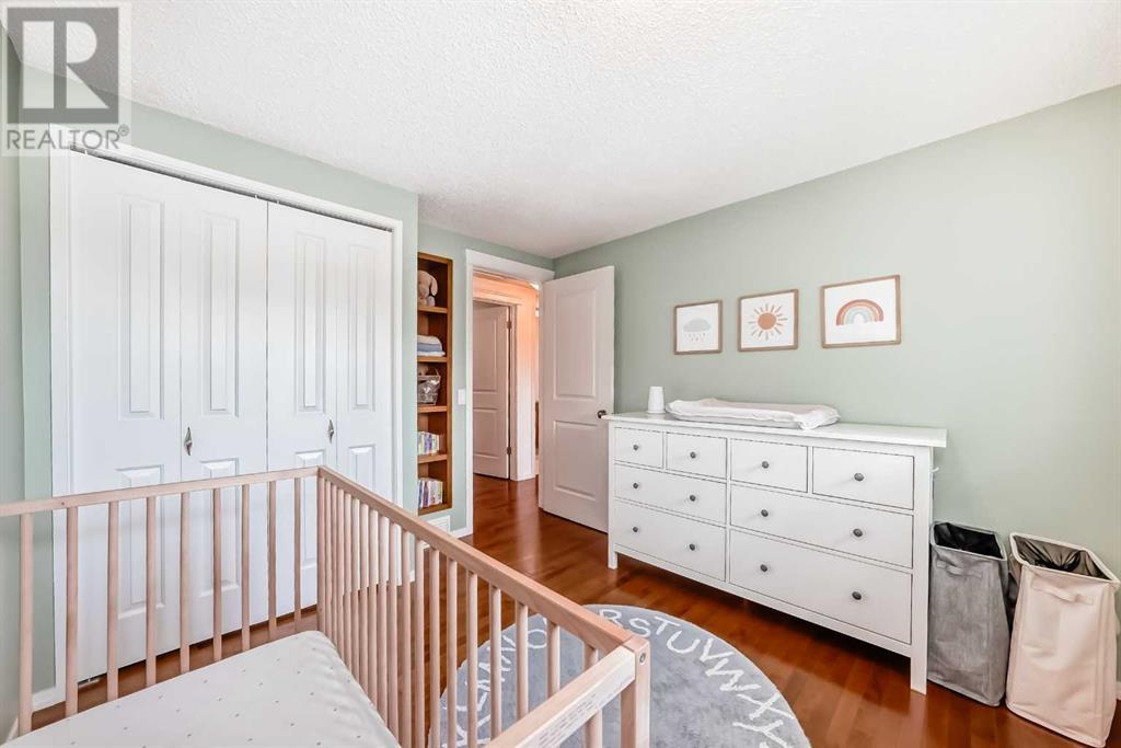 Single Family House 4 Level for Sale in  Cannell Road SW Canyon Meadows Calgary 