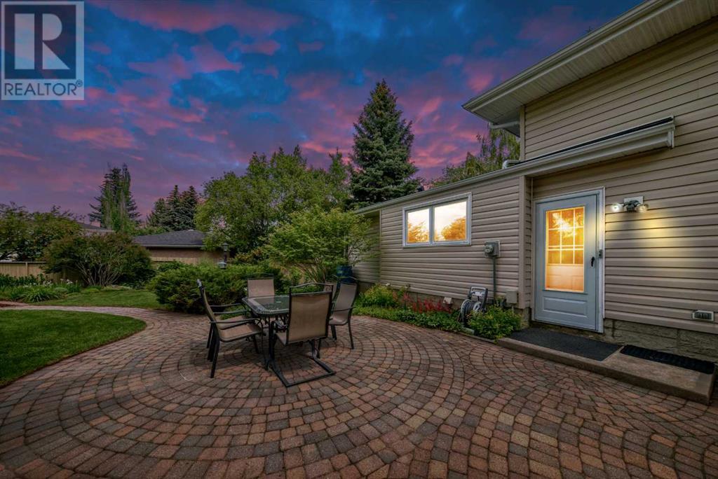 Single Family House 4 Level for Sale in  Cannell Road SW Canyon Meadows Calgary 