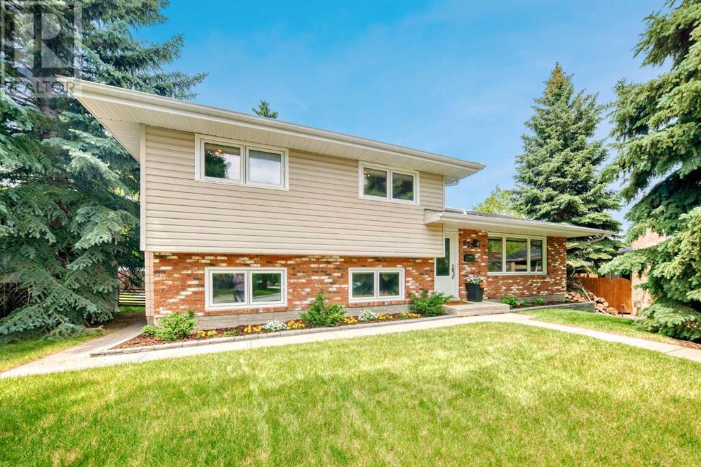 Single Family House 4 Level for Sale in  Cannell Road SW Canyon Meadows Calgary 