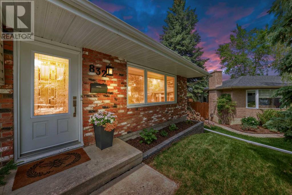 Single Family House 4 Level for Sale in  Cannell Road SW Canyon Meadows Calgary 