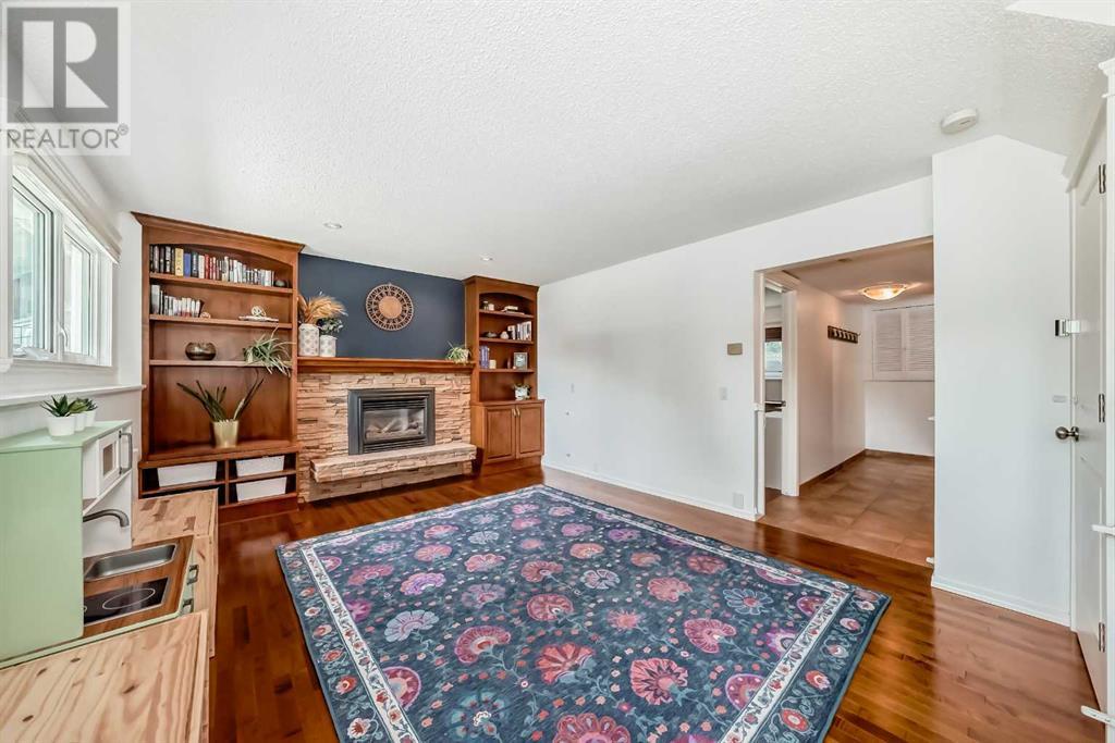 Single Family House 4 Level for Sale in  Cannell Road SW Canyon Meadows Calgary 