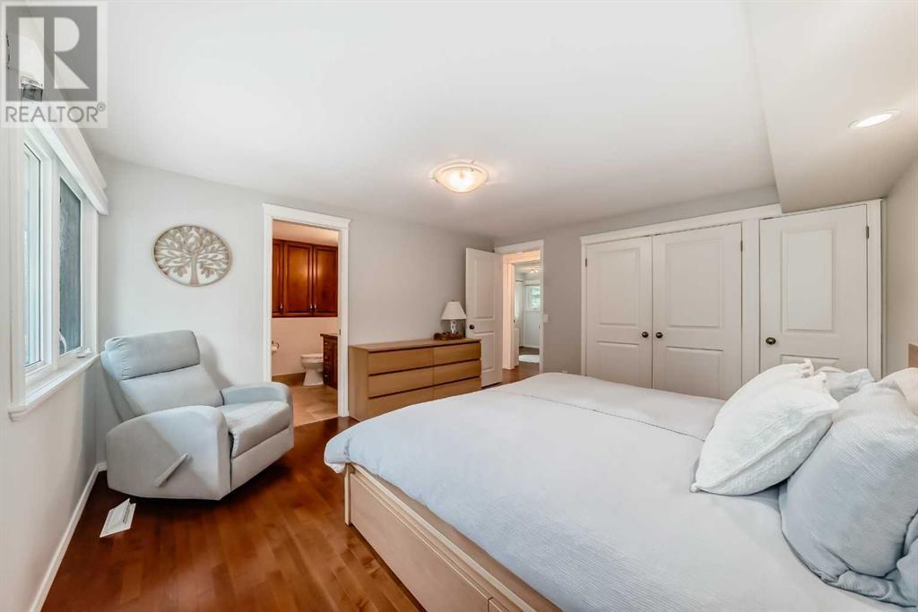 Single Family House 4 Level for Sale in  Cannell Road SW Canyon Meadows Calgary 