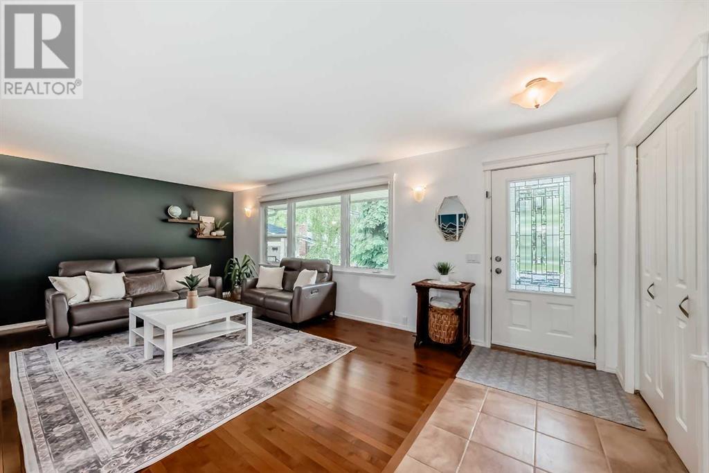 Single Family House 4 Level for Sale in  Cannell Road SW Canyon Meadows Calgary 