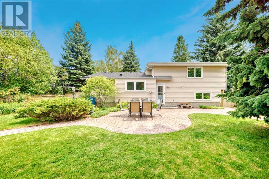 Single Family House 4 Level for Sale in  Cannell Road SW Canyon Meadows Calgary 